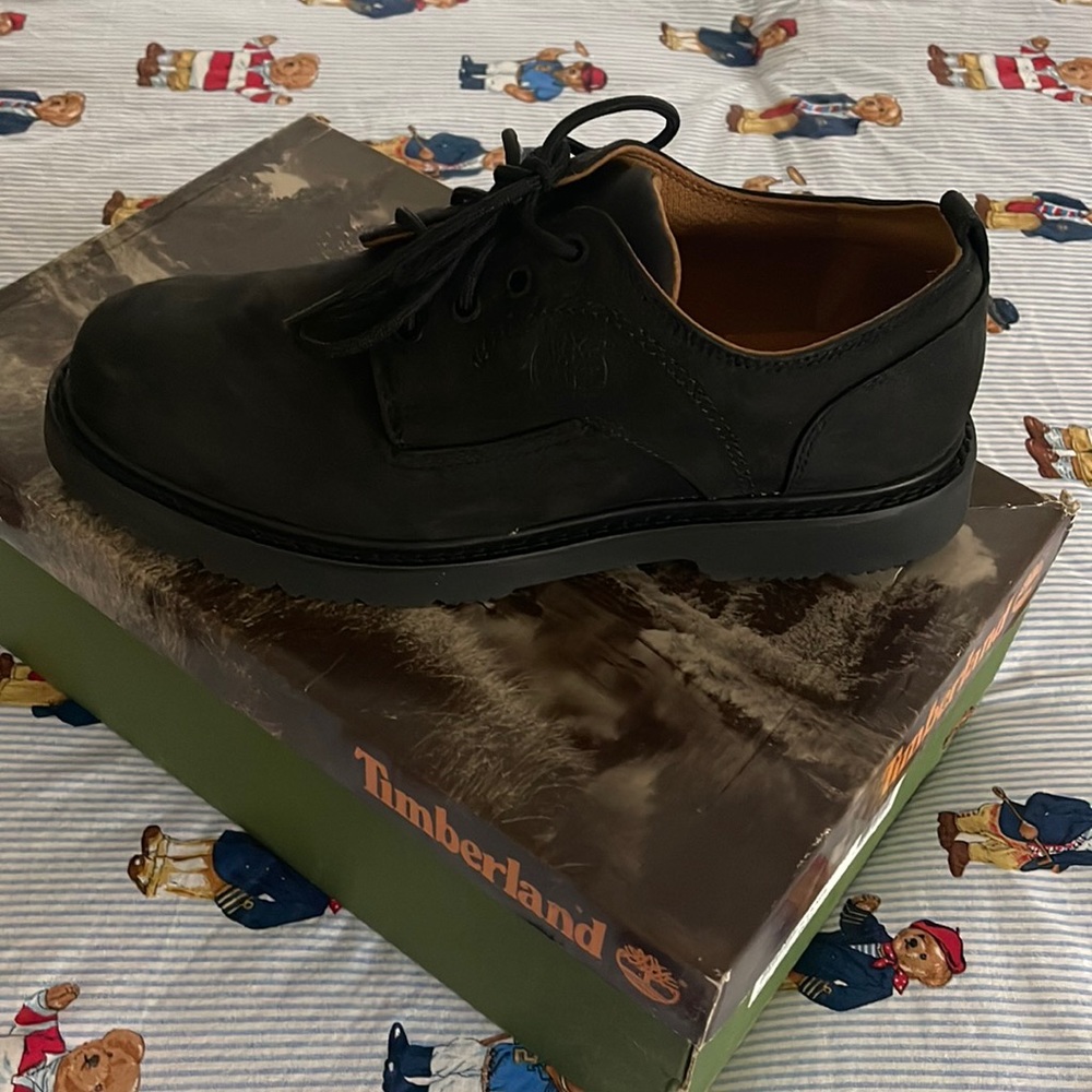 Mens timberlands, black suede, size 9. Brand new in box